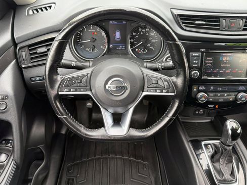 Used 2020 Nissan Rogue SV AWD/4WD image 14