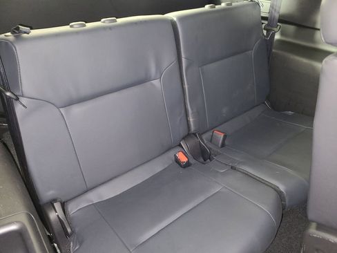 Used 2025 Mitsubishi Outlander AWD image 24