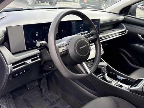 Used 2025 Hyundai Tucson SEL FWD image 9
