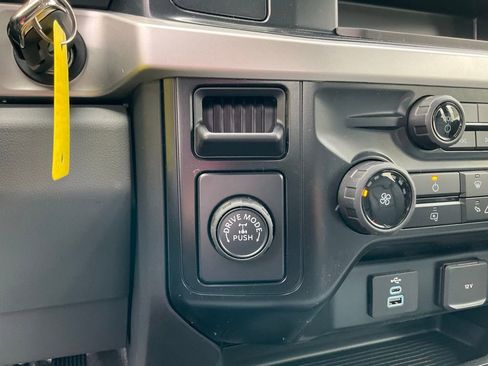 New 2025 Ford F250 XL w/ XL Chrome Package image 59