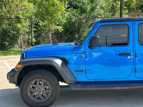 Used 2024 Jeep Wrangler Unlimited Sport AWD/4WD image 7