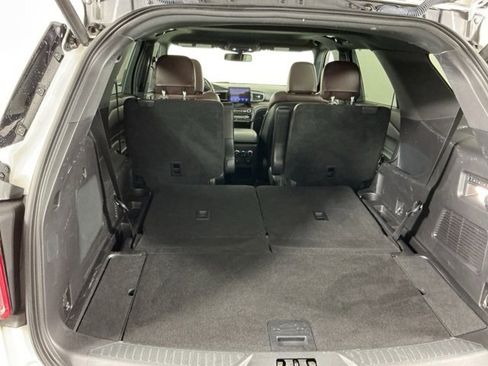 Used 2020 Ford Explorer Platinum image 34