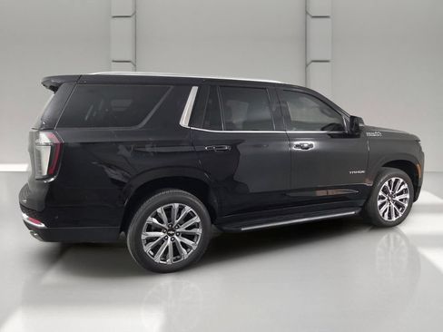 Used 2025 Chevrolet Tahoe High Country RWD image 4
