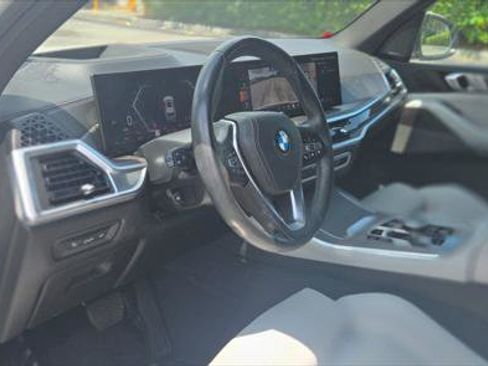Used 2024 BMW X5 xDrive40i w/ Premium Package AWD/4WD image 13
