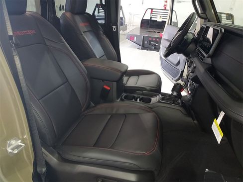 New 2025 Jeep Wrangler Unlimited Rubicon image 30