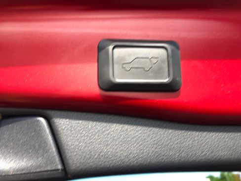 Used 2019 Toyota RAV4 XLE w/ Convenience Package AWD/4WD image 27