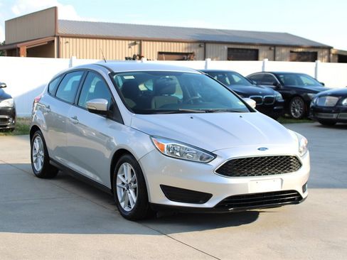 Used 2016 Ford Focus SE image 9