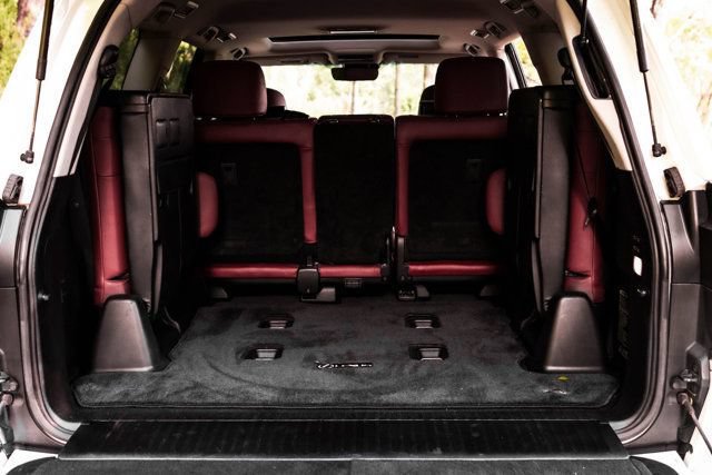 Used 2016 Lexus LX 570 4WD w/ Luxury Package image 20