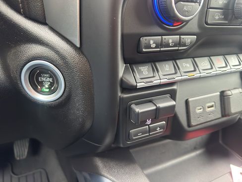 Used 2021 Chevrolet Silverado 2500 LTZ w/ LTZ Convenience Package AWD/4WD image 24