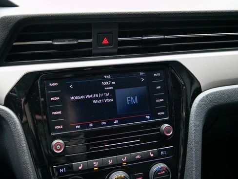 Used 2021 Volkswagen Passat 2.0T SE image 28