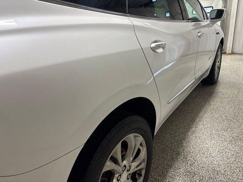 Used 2020 Buick Enclave Avenir w/ Avenir Technology Package AWD/4WD image 10
