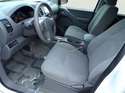 Used 2018 Nissan Frontier SV w/ Value Truck Package image 19