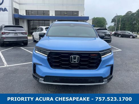Used 2025 Honda Pilot TrailSport image 8