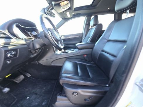 Used 2020 Jeep Grand Cherokee Limited image 3