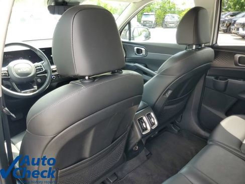 Used 2024 Kia Sorento S w/ Panoramic Sunroof Package FWD image 12