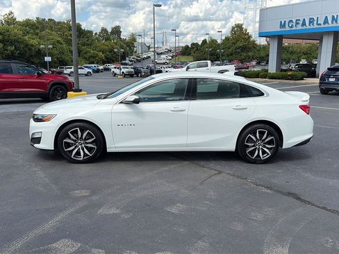 Used 2025 Chevrolet Malibu RS w/ LPO, Floor Liner Package FWD image 2