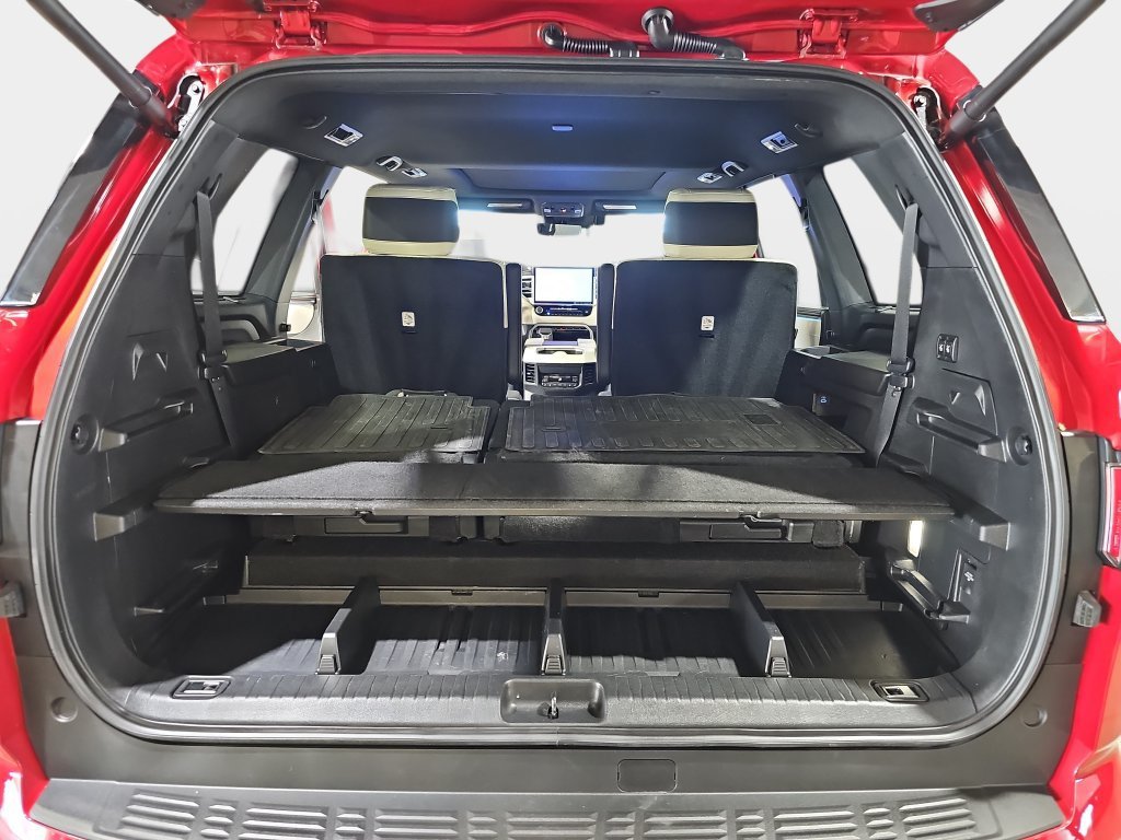 Used 2023 Toyota Sequoia Capstone AWD/4WD image 14