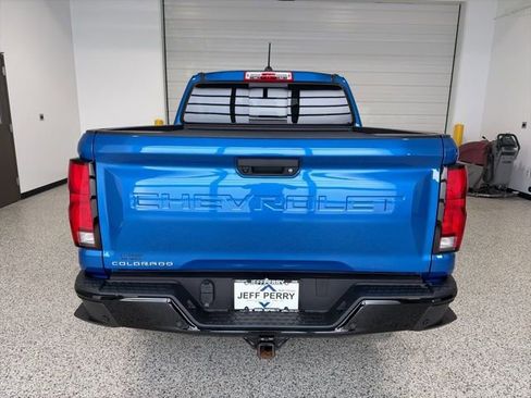 Used 2024 Chevrolet Colorado Z71 w/ Z71 Convenience Package 2 AWD/4WD image 4