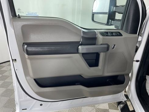 Used 2015 Ford F150 XLT w/ Equipment Group 302A Luxury image 16