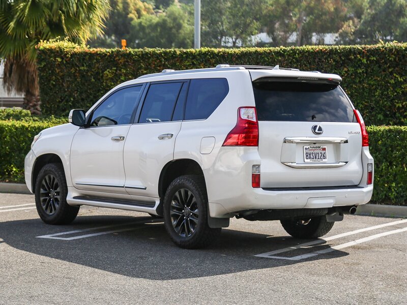 Used 2011 Lexus GX 460 w/ Comfort Plus Pkg AWD/4WD image 3