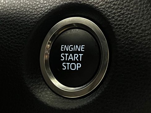 Certified 2025 Toyota Corolla SE w/ SE Package image 19