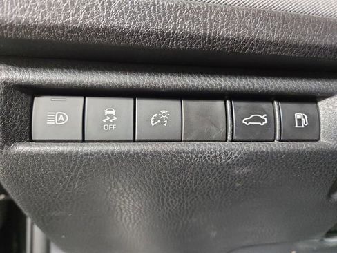 Used 2025 Toyota Camry LE image 27