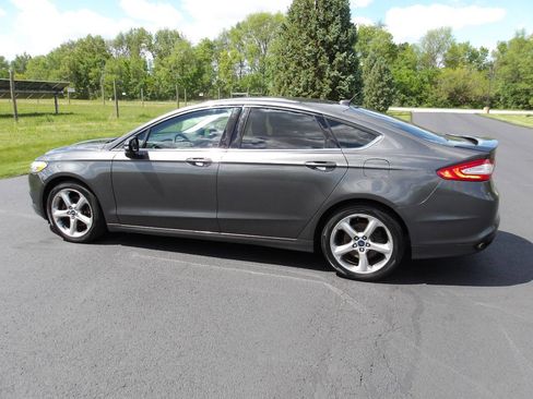 Used 2015 Ford Fusion SE w/ Equipment Group 201A FWD image 11