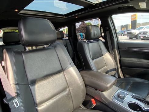 Used 2021 Jeep Grand Cherokee Limited w/ Sun & Sound Group AWD/4WD image 24