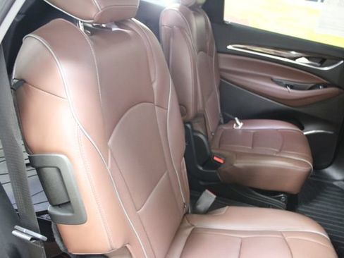 Used 2018 Buick Enclave Avenir w/ Trailering Package, 5000 lbs. AWD/4WD image 9