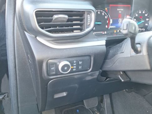 Certified 2022 Ford Explorer XLT w/ Equipment Group 202A image 11