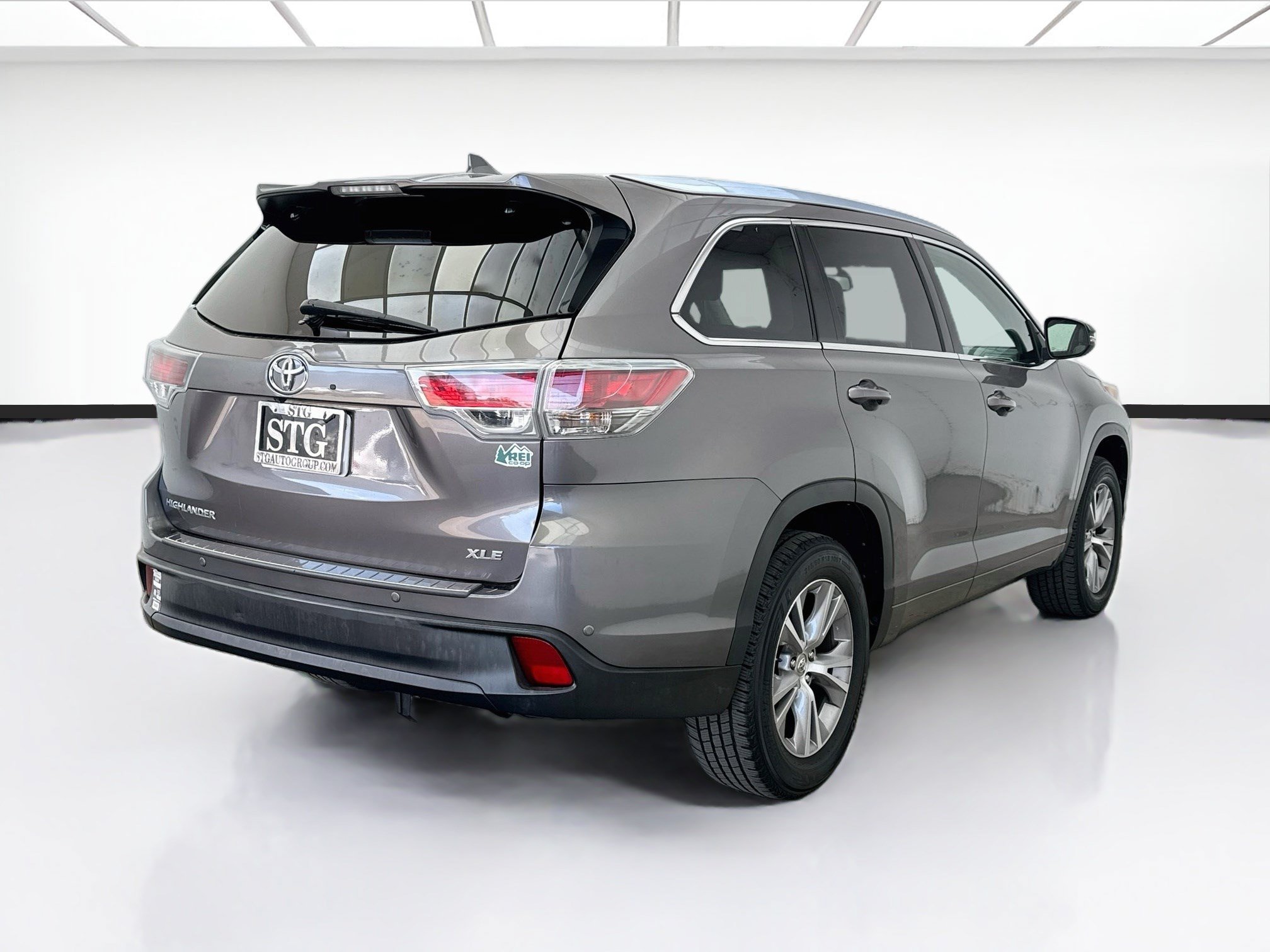 Used 2015 Toyota Highlander XLE FWD image 4