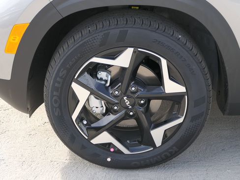 New 2026 Kia Seltos EX image 9