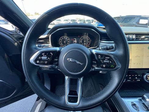 Certified 2025 Jaguar F-PACE R-Dynamic S image 20