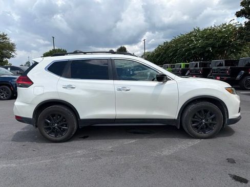 Used 2017 Nissan Rogue SV w/ Midnight Edition FWD image 9