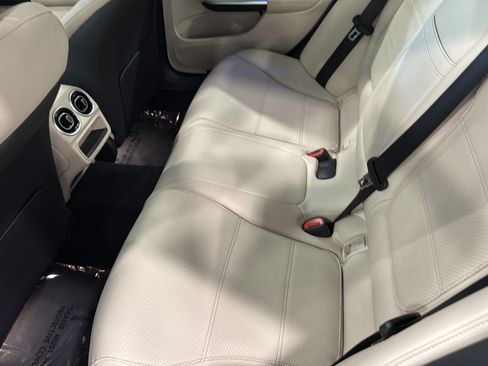 Certified 2025 Mercedes-Benz C 300 Sedan image 23