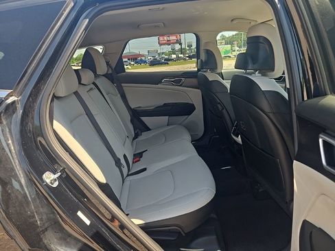 Used 2023 Kia Sportage EX FWD image 19
