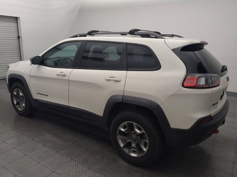 Used 2019 Jeep Cherokee Trailhawk AWD/4WD image 3