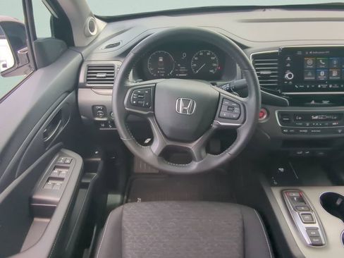 Certified 2025 Honda Ridgeline Sport+ image 13