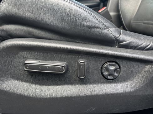 Used 2018 Honda CR-V Touring image 15