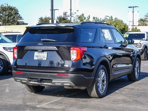 Used 2021 Ford Explorer XLT w/ Equipment Group 202A AWD/4WD image 7