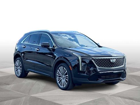 Used 2024 Cadillac XT4 Premium Luxury w/ Technology Package FWD image 2