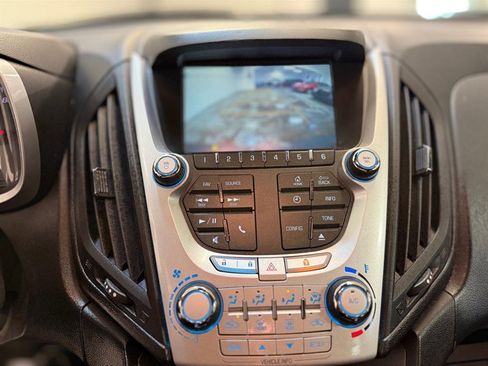 Used 2015 Chevrolet Equinox LT image 14