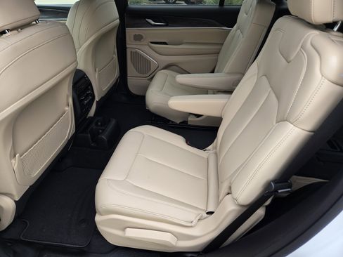 New 2026 Jeep Grand Cherokee L Limited image 19