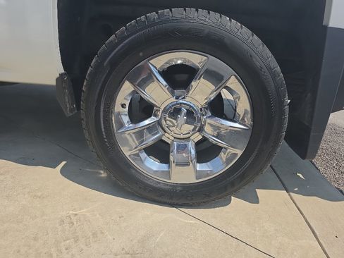 Used 2016 Chevrolet Silverado 1500 LTZ Z71 w/ LTZ Plus Package AWD/4WD image 17