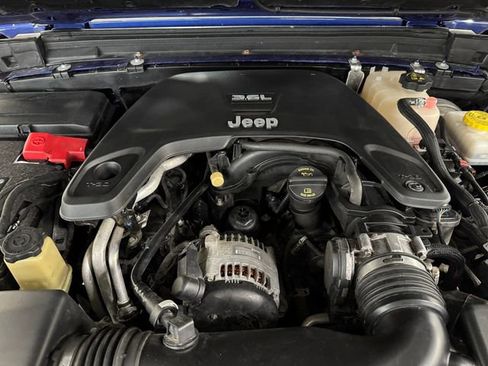 Used 2018 Jeep Wrangler Unlimited Rubicon image 14