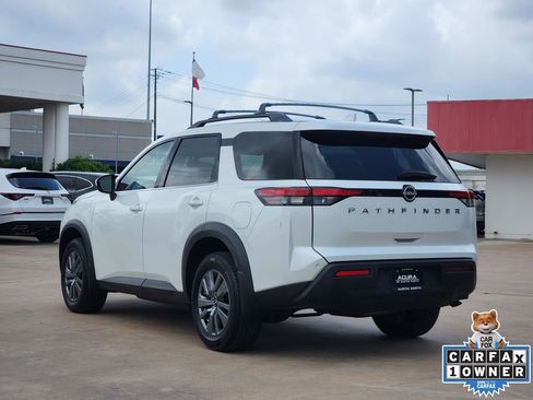 Used 2025 Nissan Pathfinder SV FWD image 8
