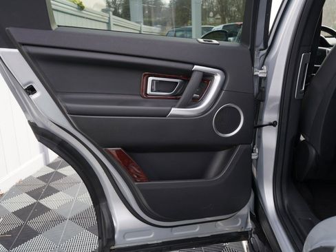 Used 2017 Land Rover Discovery Sport HSE Luxury image 45