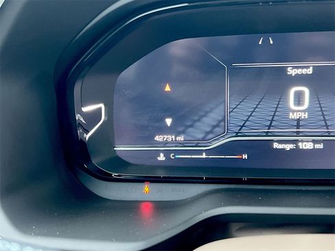 Used 2022 GMC Yukon XL Denali image 12