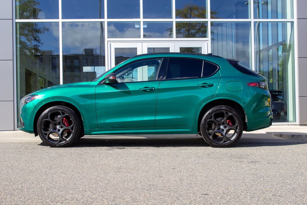 Used 2025 Alfa Romeo Stelvio Tributo Italiano w/ Active Assist Plus Package AWD/4WD image 7