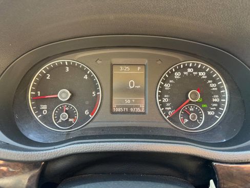 Used 2014 Volkswagen Passat TDI SEL Premium FWD image 14